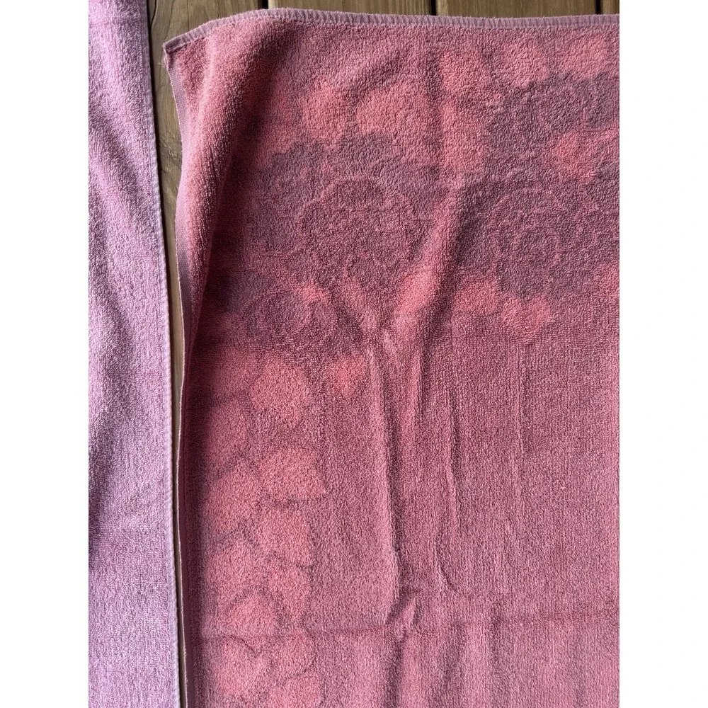 2 Vintage MCM Cannon Monticello Cotton 2 Bath Towels Pink Sea Shells Floral